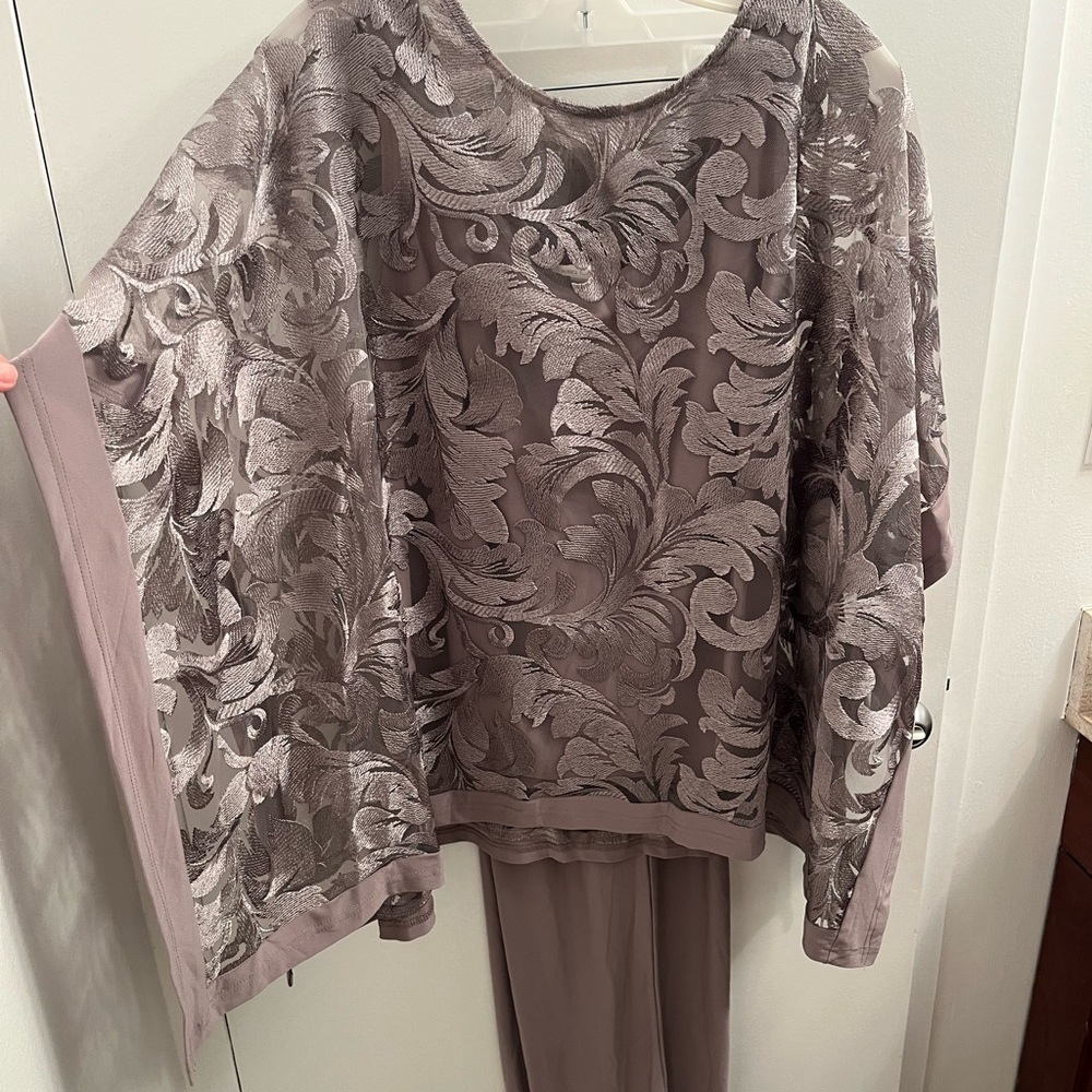 NWT Wedding guest jersey pantsuit w/ illusion detailed cape; mother bride/groom